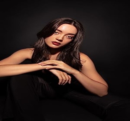 Official profile picture of Orla Saphron