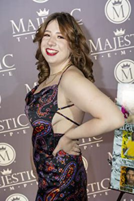 Official profile picture of Paige Elizabeth