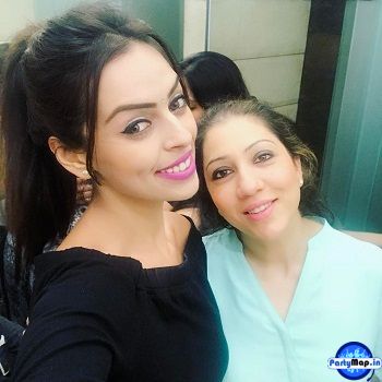 Photo of Preet Kamal at a show