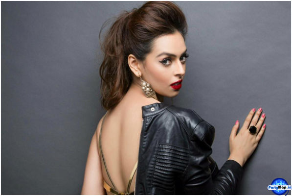 Photo of Preet Kamal at a concert