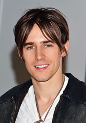 Official profile picture of Reeve Carney