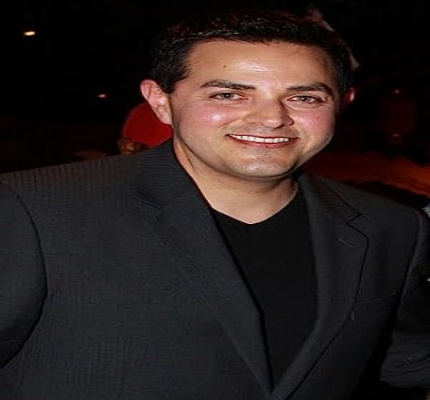 Official profile picture of Robert Flores