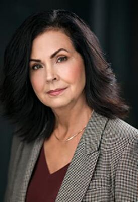 Official profile picture of Robyn Bradley