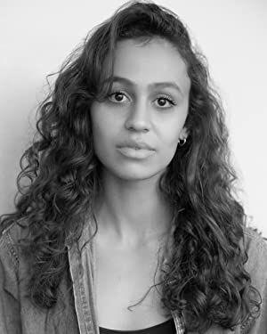 Official profile picture of Robyn Cara