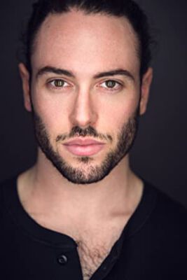 Official profile picture of Ross Bergen