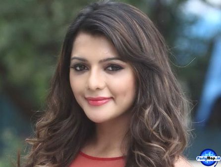 Photo of Ruhi Singh at a show