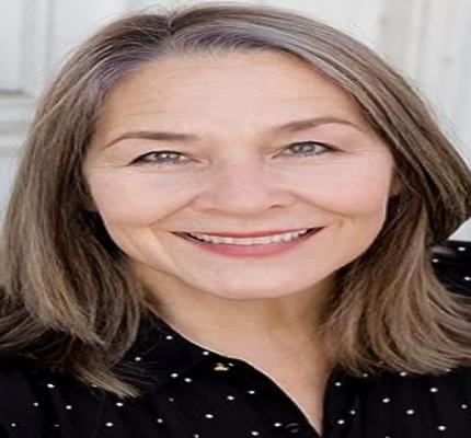Official profile picture of Sally Vahle