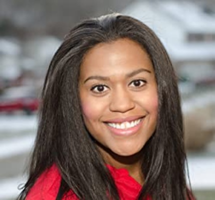 Official profile picture of Sara Stinnett