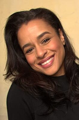 Official profile picture of Sarah Cooper