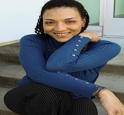 Official profile picture of Sarah E Arriaga