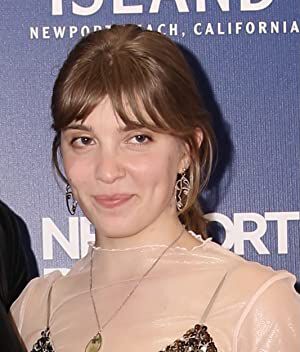 Official profile picture of Shannon Hutchinson