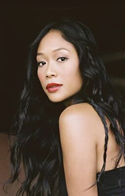Official profile picture of Shelby Rabara