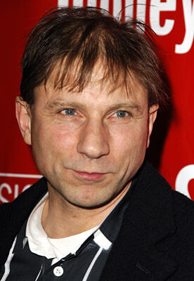 Official profile picture of Simon McBurney