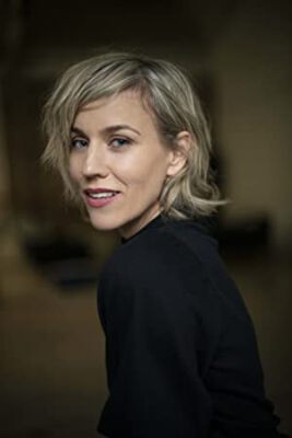 Official profile picture of Simone McAullay