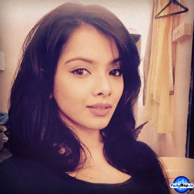 Photo of Sneha Shah at a concert