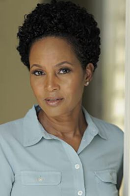 Official profile picture of Stephanie Love