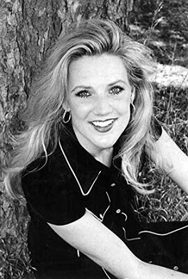 Official profile picture of Stephanie Nadolny