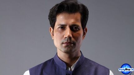 Photo of Sumeet Vyas at a show