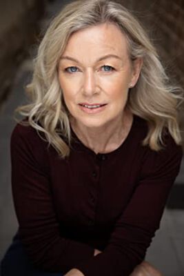 Official profile picture of Suzann James