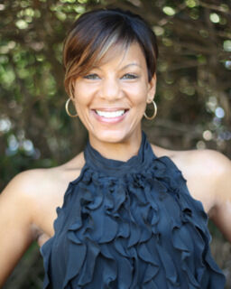 Official profile picture of Tracie Love