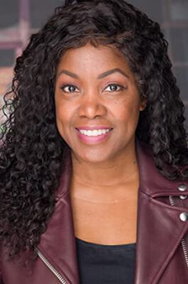 Official profile picture of Ursula Renee