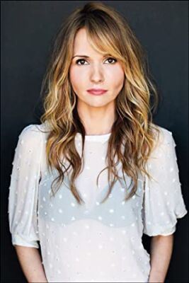 Official profile picture of Valerie Azlynn