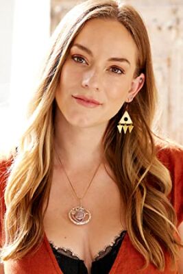 Official profile picture of Victoria Hogan