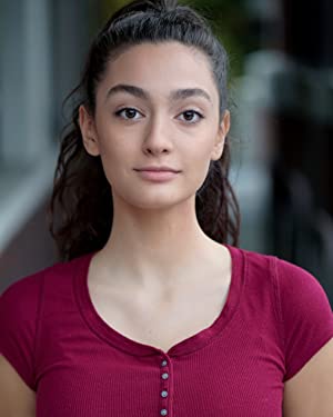 Official profile picture of Victoria Lily Robertson
