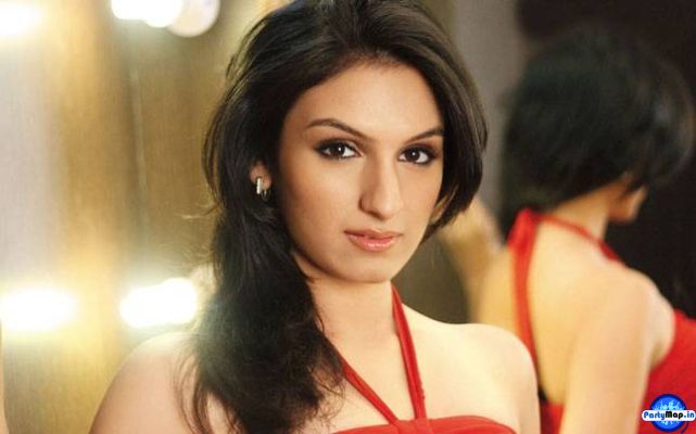 Photo of Akriti Kakar at a show