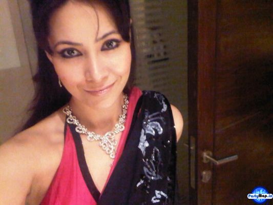 Photo of Deepa Bakshi at a show