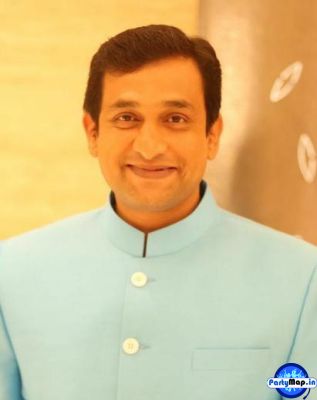 Photo of Prasad Oak at an appearance