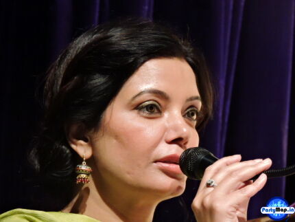 Photo of Satinder Satti at a concert