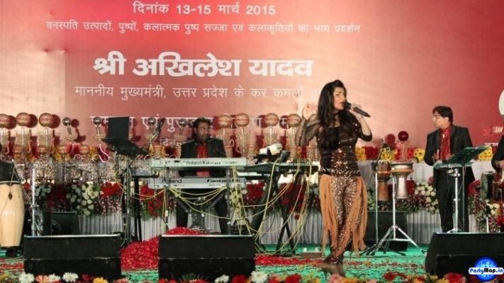 Photo of The Feel Of Classic at an appearance