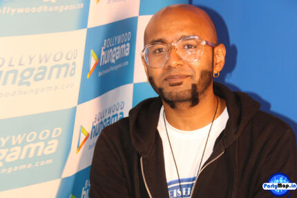 Photo of Benny Dayal at a show
