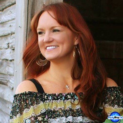 Photo of Ree Drummond at a show