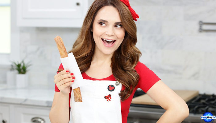 Photo of Rosanna Pansino at an appearance