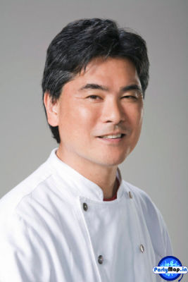 Photo of Roy Yamaguchi at a show