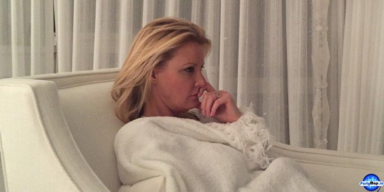 Photo of Sandra Lee at a show