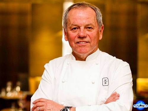 Photo of Wolfgang Puck at a show