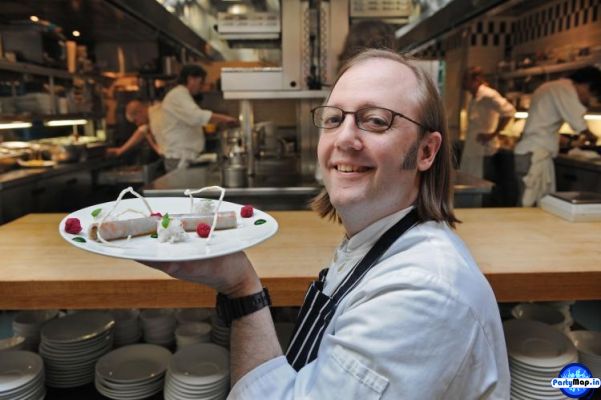 Photo of Wylie Dufresne at a concert