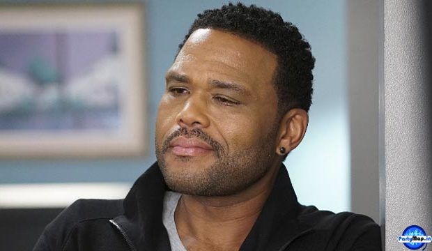 Photo of Anthony Anderson at a concert