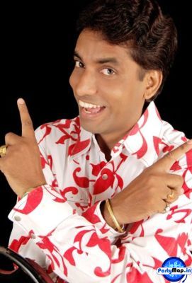 Photo of Dipoo Shrivastava at a concert