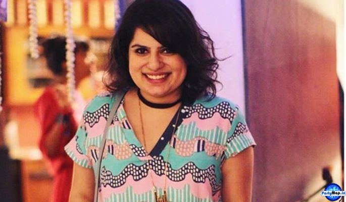 Photo of Mallika Dua at a concert