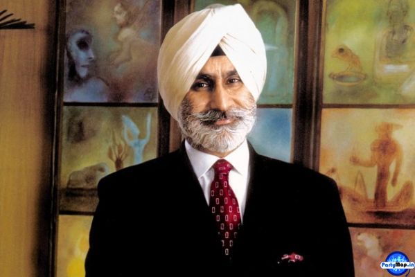 Photo of Parvindar Singh at a show