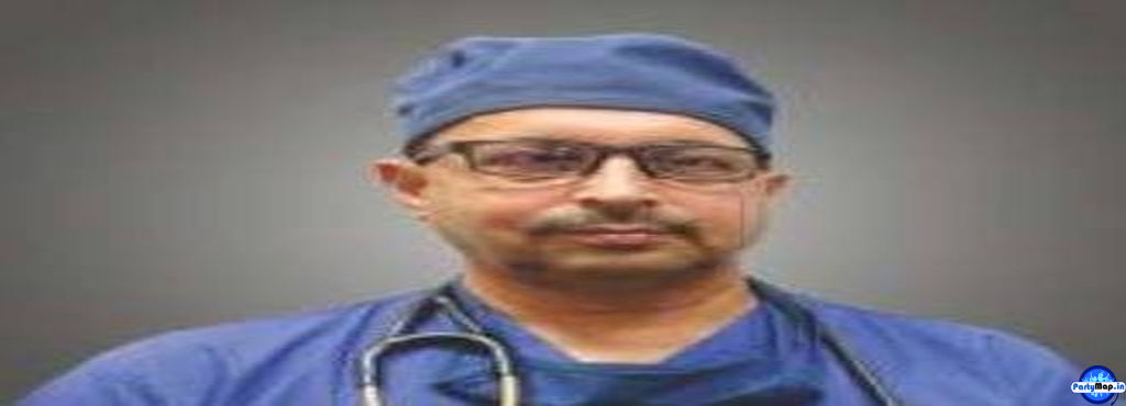 Photo of Parvindar Singh at a concert