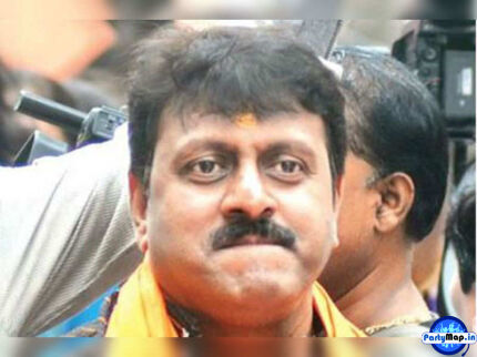 Photo of Vijay Patkar at a show