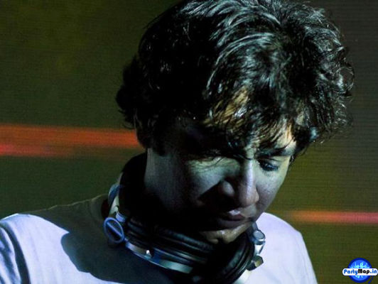 Photo of DJ Shiva Moon at a show