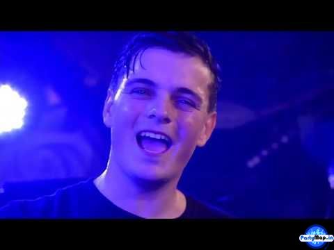 Photo of Justin Mylo at a show