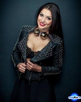 Photo of Kate Shoo at an appearance