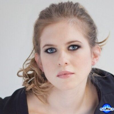 Photo of Magda at a show